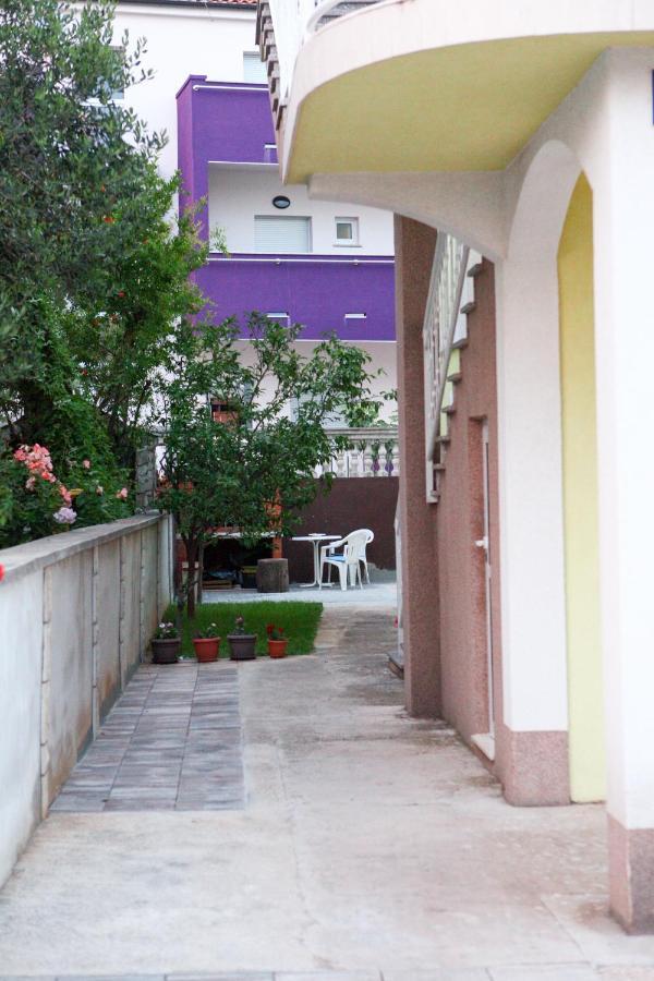 Apartmani Andrej Vodice Bagian luar foto