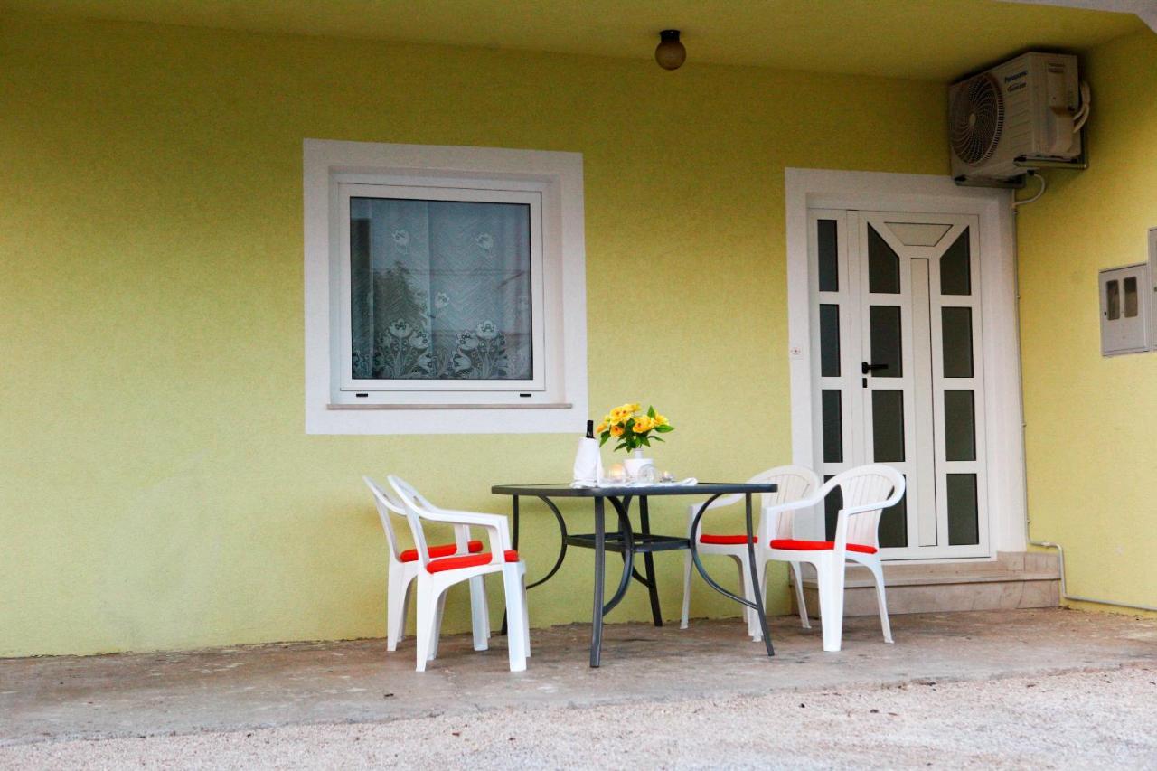 Apartmani Andrej Vodice Bagian luar foto
