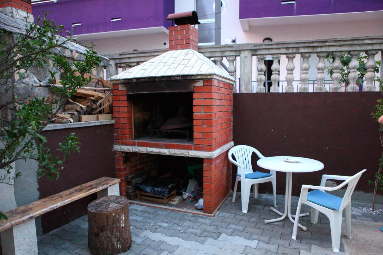 Apartmani Andrej Vodice Bagian luar foto