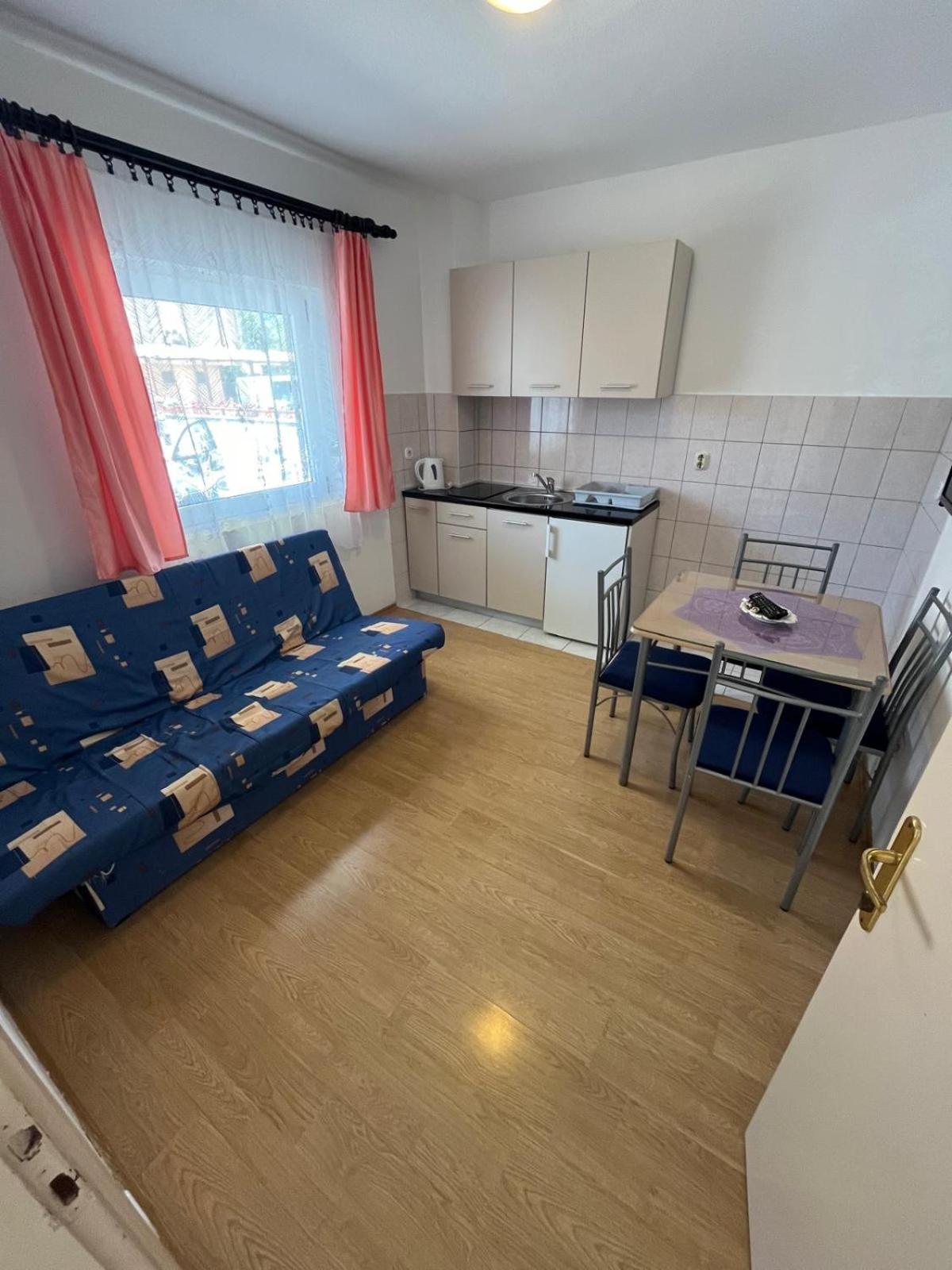 Apartmani Andrej Vodice Bagian luar foto
