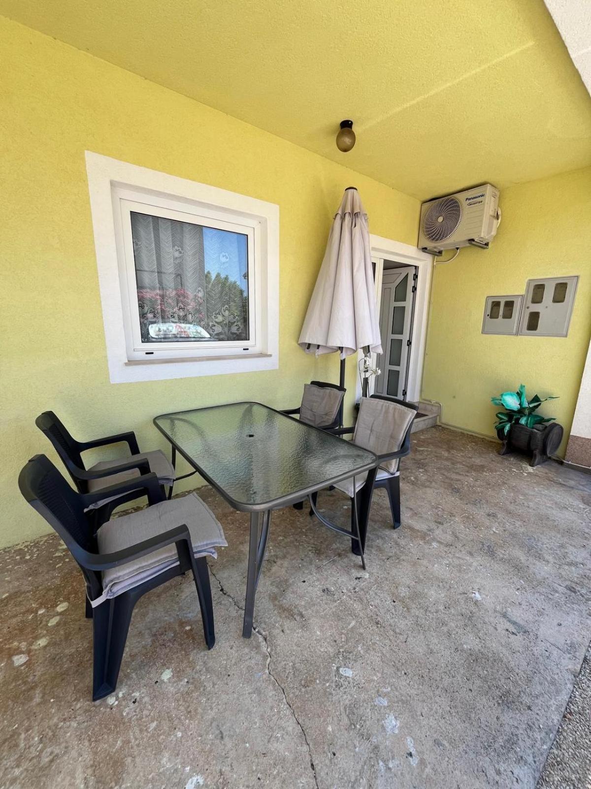 Apartmani Andrej Vodice Bagian luar foto