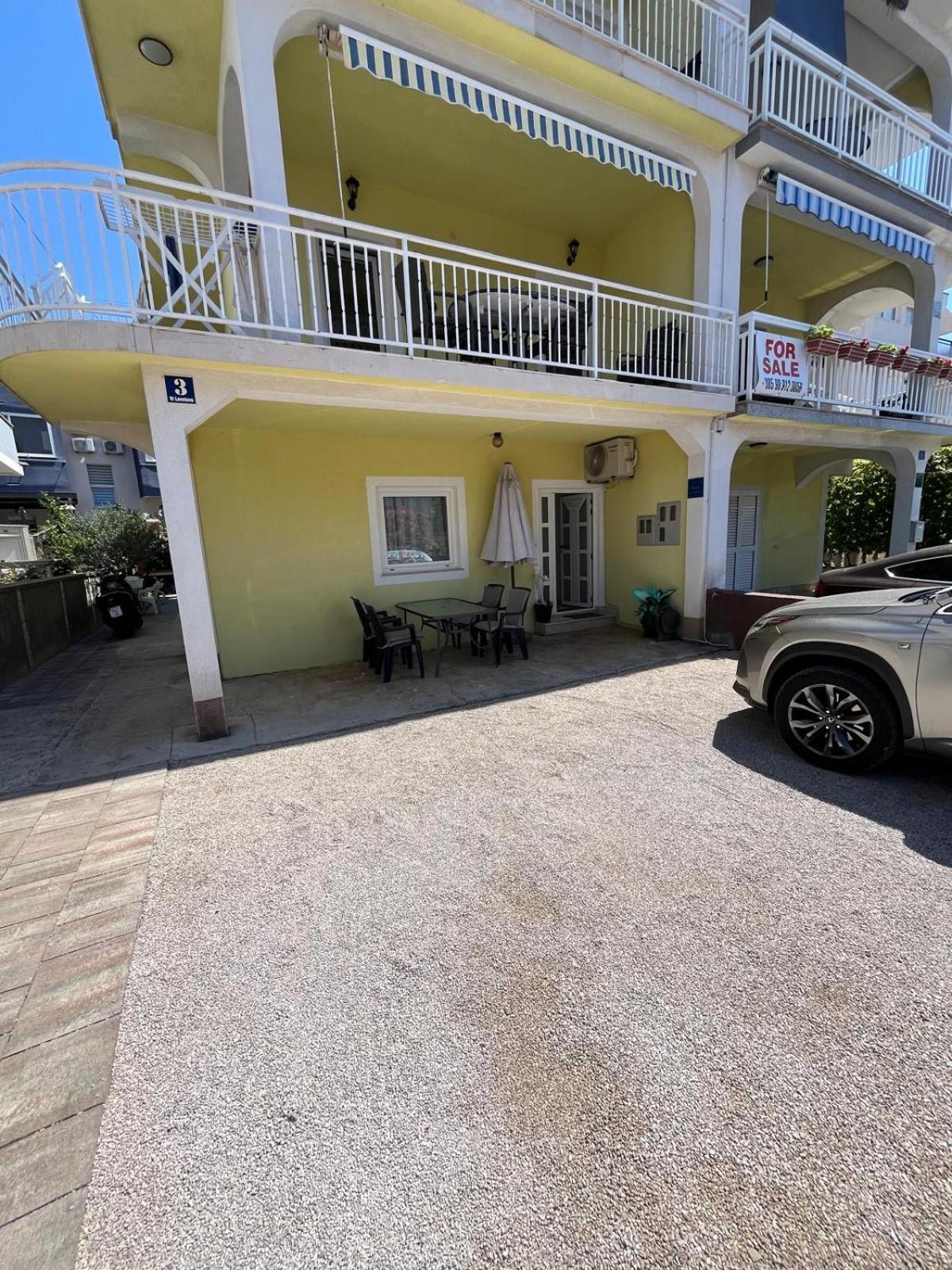 Apartmani Andrej Vodice Bagian luar foto